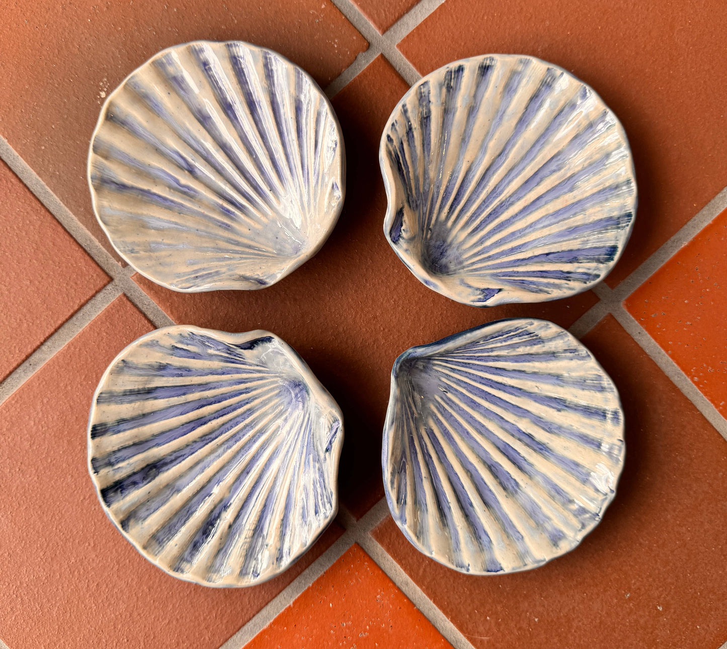 Scallop Dish blue