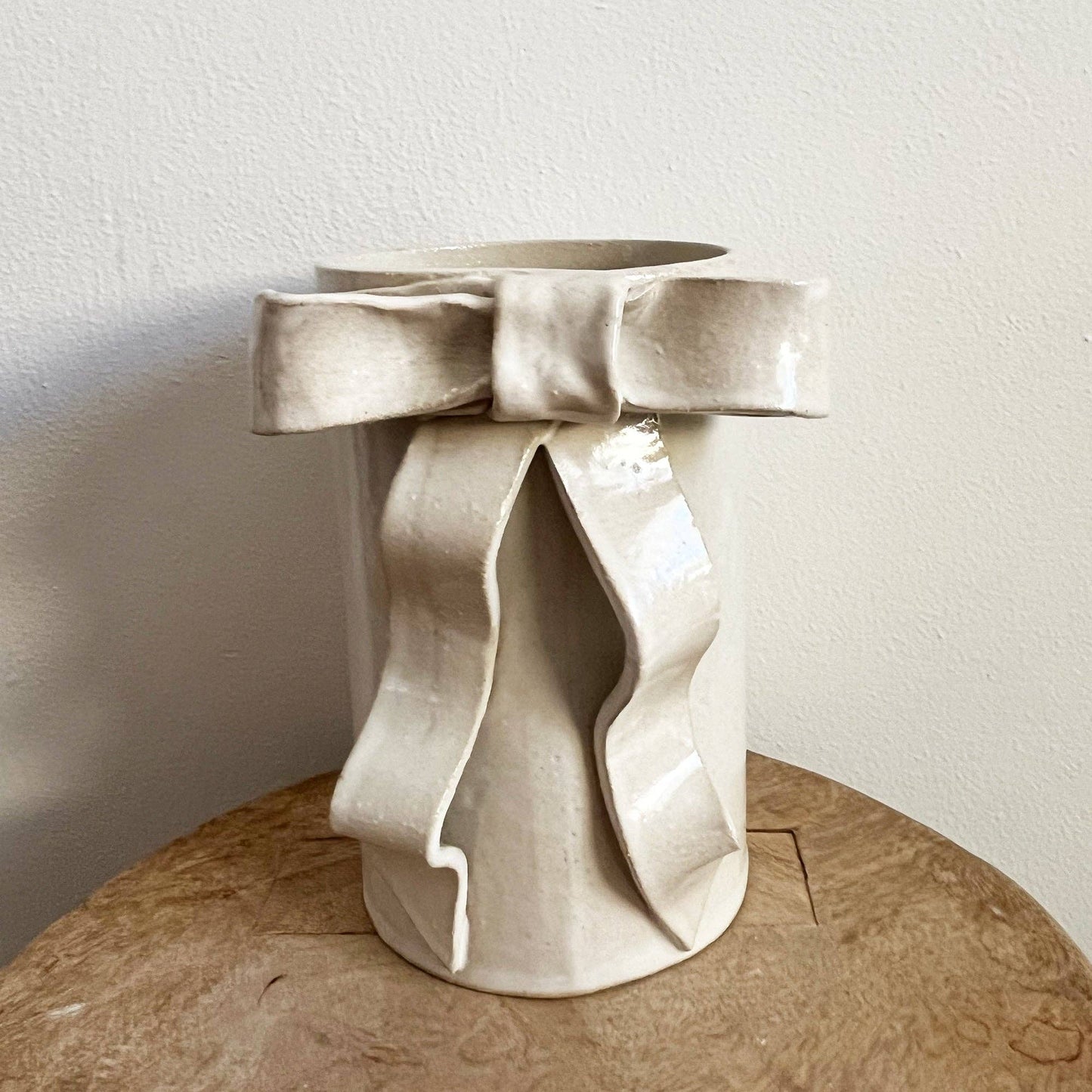 Stoneware Ribbon Bow Vases