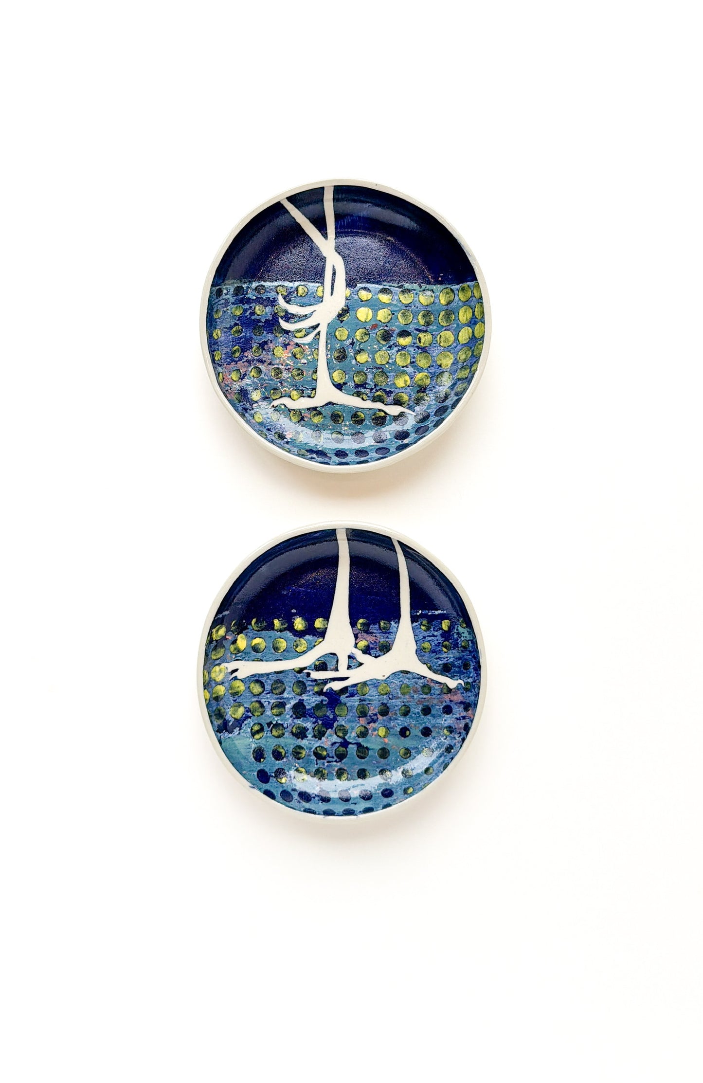 Round Plate with Bird Legs